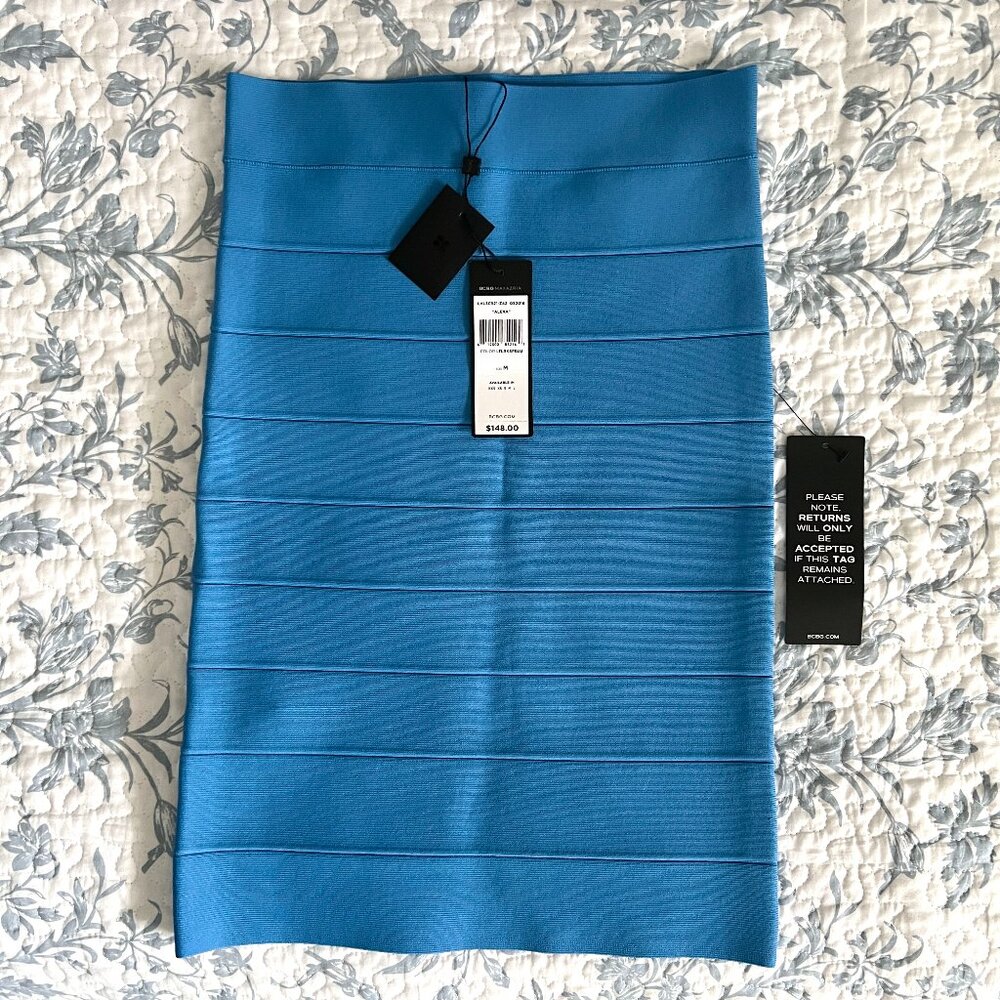 NWT BCBGMAXAZRIA Alexa Textured Bandage Power Skirt - Light Larkspur Blue